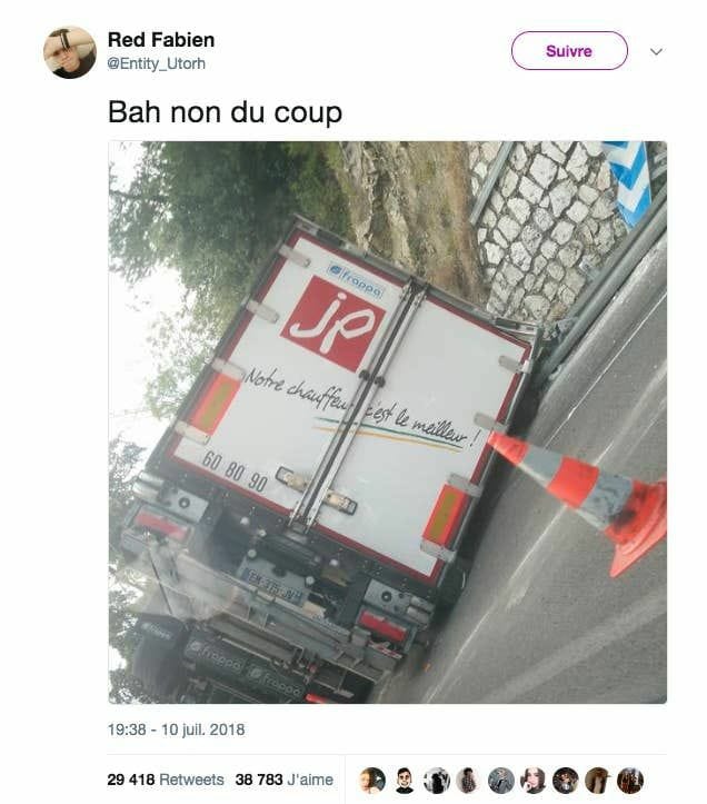 Blague   camion renversé marqué dessus notre chauffeur c'est le meilleur