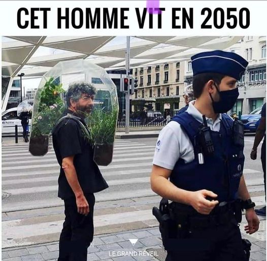 Blague   cet homme vie en 2050