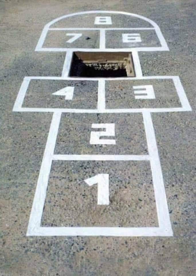 Blague   jeux   école   pour enfant la marelle