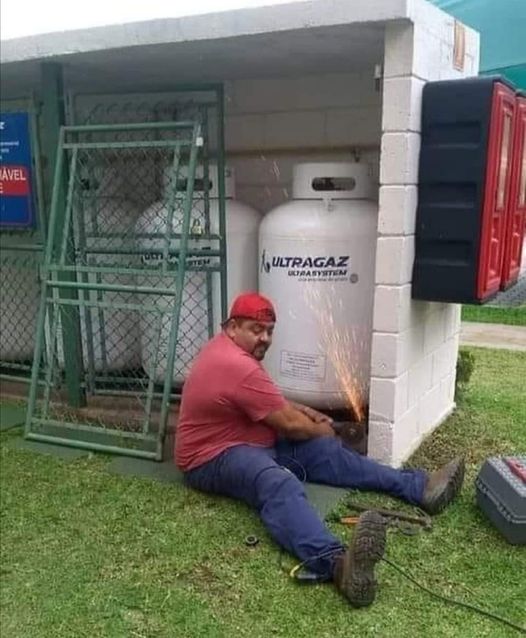 Blague   manu qui va faire son 1 er voyage dans l'espace sans la NASA