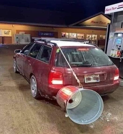 Blague   pot d'échapement voiture