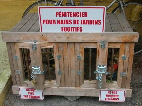 Blague   pénitenciers pour nains de jardins fugitifs