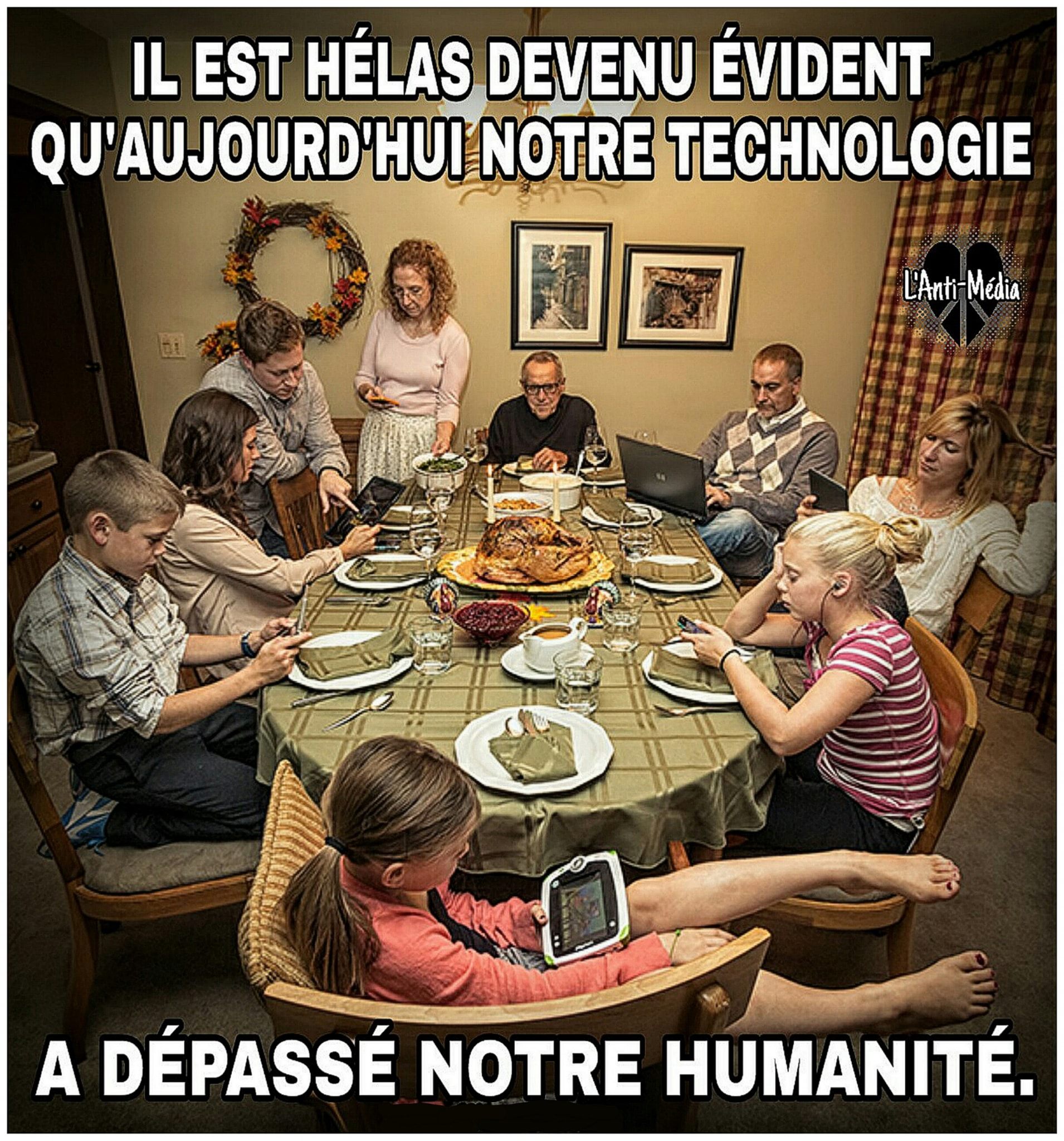 Caricature   famille   il est hélas devenu évident qu'auourd'hui notre technologie a dépassé notre humanité