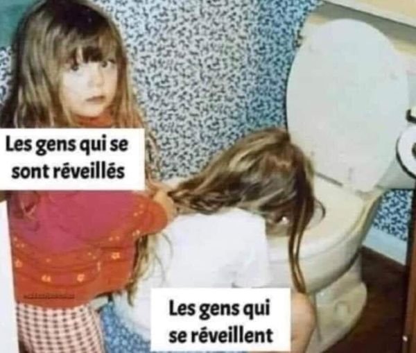 Caricature   les gens qui s e sont révéillé et les gens qui se révéillent